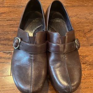 Dark Brown leather Danskos